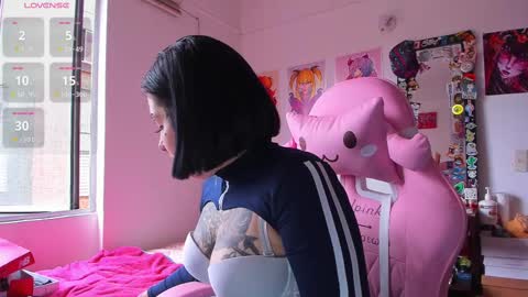 Snapshot of jessie_williams_01 chatting on 03/10/25, 07:40 Your Sweet Angel online show from 03/10/25, 07:40