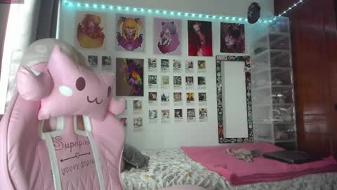 Snapshot of jessie_williams_01 chatting on 12/18/25, 08:26 Your Sweet Angel online show from 12/18/25, 08:26