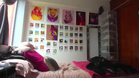Snapshot of jessie_williams_01 chatting on 02/18/26, 06:48 Your Sweet Angel online show from 02/18/26, 06:48