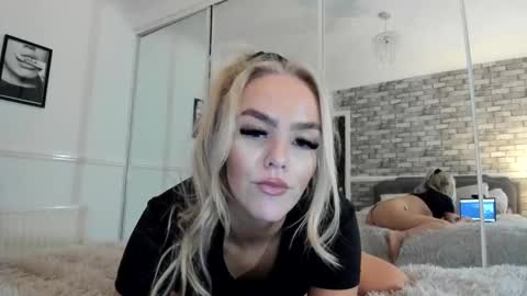 jessiebella0210_ online show from 02/02/26, 08:40