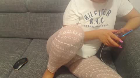 jessiestar3 online show from 02/19/25, 02:01