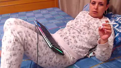 jessiestar3 online show from 05/02/26, 09:53
