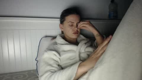 jessieryan online show from 12/03/25, 04:42