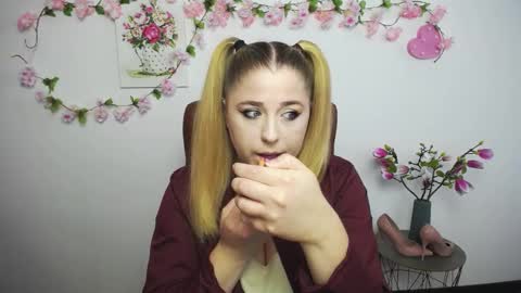 Snapshot of jessikadaniels chatting on 09/14/25, 06:56 Jess online show from 09/14/25, 06:56