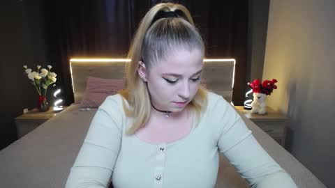 Snapshot of jessikadaniels chatting on 09/19/25, 06:26 Jess online show from 09/19/25, 06:26