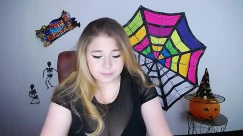 Snapshot of jessikadaniels chatting on 10/20/25, 06:25 Jess online show from 10/20/25, 06:25