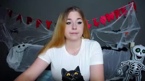 Snapshot of jessikadaniels chatting on 10/27/25, 07:23 Jess online show from 10/27/25, 07:23