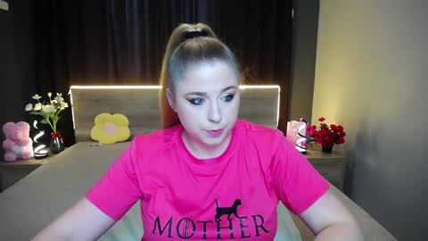 Snapshot of jessikadaniels chatting on 11/18/25, 07:35 Jess online show from 11/18/25, 07:35