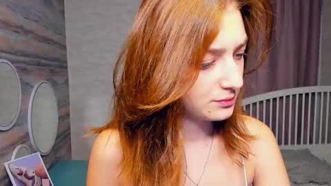 Snapshot of jessilebow chatting on 10/26/25, 06:19 Jessi online show from 10/26/25, 06:19