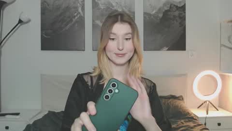 jessstonem online show from 10/22/25, 09:03