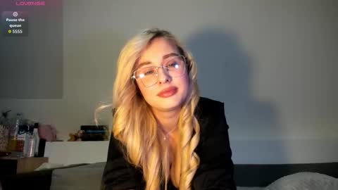 JessyJ online show from 12/17/25, 08:15