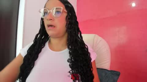 Snapshot of jessybutt chatting on 12/04/25, 01:31 jessybutt online show from 12/04/25, 01:31