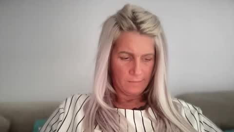 Jessye online show from 09/15/25, 10:37