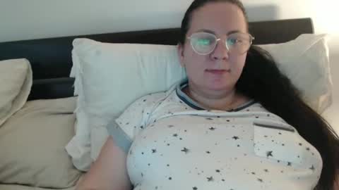 Snapshot of jessyqueen55 chatting on 02/20/26, 05:37 OnlyJessy online show from 02/20/26, 05:37
