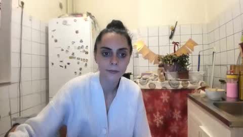 Snapshot of jessystarrr chatting on 09/13/25, 12:10 Jessy online show from 09/13/25, 12:10