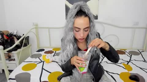 Snapshot of jessystarrr chatting on 09/15/25, 05:02 Jessy online show from 09/15/25, 05:02