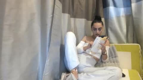 Snapshot of jessystarrr chatting on 10/20/25, 03:34 Jessy online show from 10/20/25, 03:34