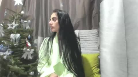 Snapshot of jessystarrr chatting on 12/15/25, 06:01 Jessy online show from 12/15/25, 06:01