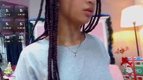 Snapshot of jessyzoe chatting on 12/19/24, 04:46 Jessy online show from 12/19/24, 04:46