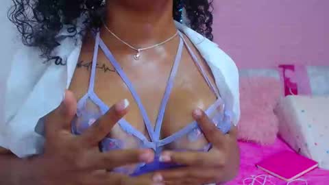 Snapshot of jessyzoe chatting on 02/19/25, 08:20 Jessy online show from 02/19/25, 08:20