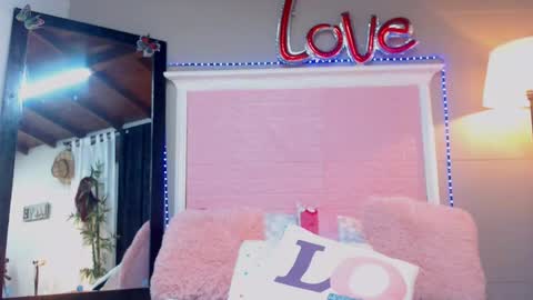 Snapshot of jessyzoe chatting on 03/07/25, 07:49 Jessy online show from 03/07/25, 07:49