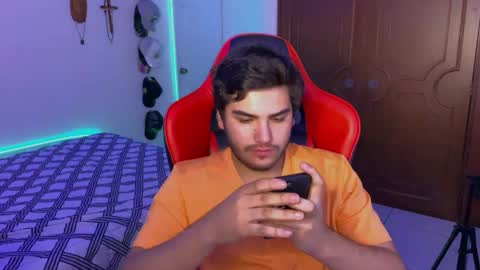 Snapshot of jesusdntc chatting on 01/10/25, 05:47 HotBoy online show from 01/10/25, 05:47