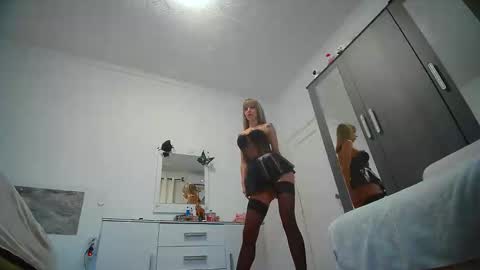 jesy online show from 11/18/25, 07:35