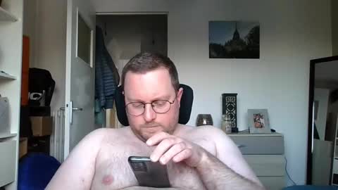 Snapshot of jeuneloup92 chatting on 03/03/25, 05:29 jeuneloup92 online show from 03/03/25, 05:29