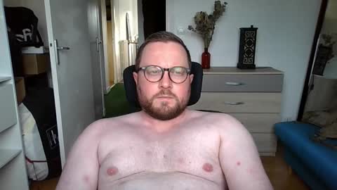 Snapshot of jeuneloup92 chatting on 10/31/25, 03:46 jeuneloup92 online show from 10/31/25, 03:46