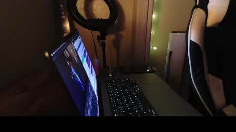 Snapshot of jexrs chatting on 10/07/25, 11:07 jexrs online show from 10/07/25, 11:07