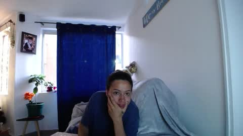 Snapshot of jezabel_purple chatting on 11/22/25, 10:47 Camila online show from 11/22/25, 10:47