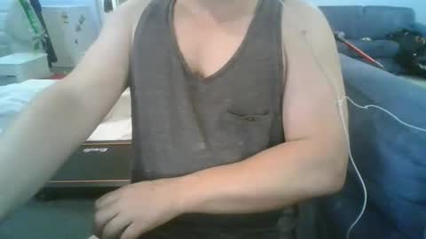 Snapshot of jezz045 chatting on 05/05/26, 12:24 jezz045 online show from 05/05/26, 12:24