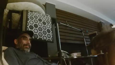 Snapshot of jglarsbel chatting on 03/20/26, 11:37 jglarsbel online show from 03/20/26, 11:37