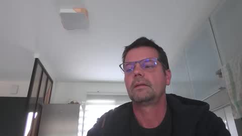 Snapshot of jhmec44000 chatting on 05/19/26, 11:05 jhmec44000 online show from 05/19/26, 11:05