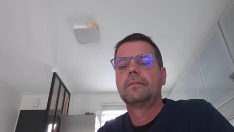 Snapshot of jhmec44000 chatting on 06/05/26, 10:43 jhmec44000 online show from 06/05/26, 10:43