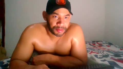 Snapshot of jho173027 chatting on 11/03/25, 03:30 En moreno online show from 11/03/25, 03:30