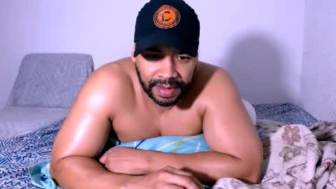 Snapshot of jho173027 chatting on 11/11/25, 10:43 En moreno online show from 11/11/25, 10:43