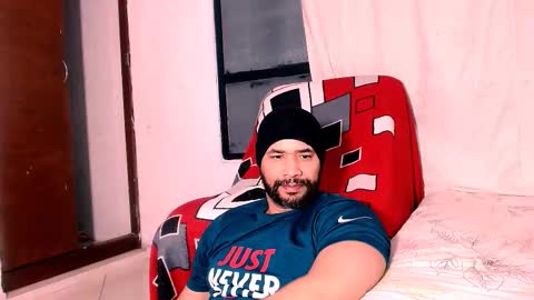 Snapshot of jho173027 chatting on 11/14/25, 11:02 En moreno online show from 11/14/25, 11:02