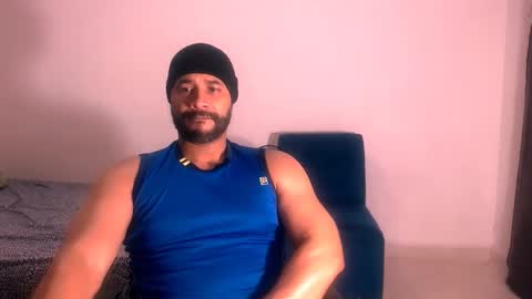 Snapshot of jho173027 chatting on 11/19/25, 06:24 En moreno online show from 11/19/25, 06:24