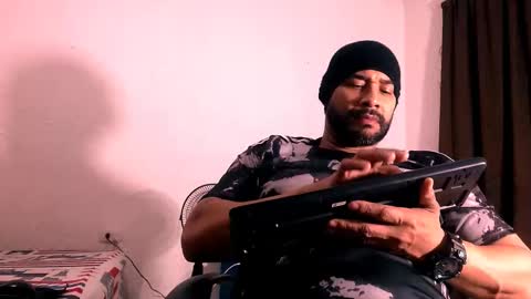 Snapshot of jho173027 chatting on 11/20/25, 07:19 En moreno online show from 11/20/25, 07:19