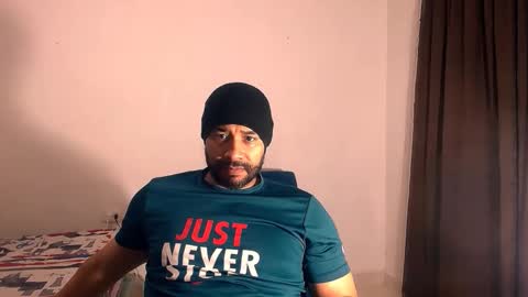 Snapshot of jho173027 chatting on 11/21/25, 12:59 En moreno online show from 11/21/25, 12:59