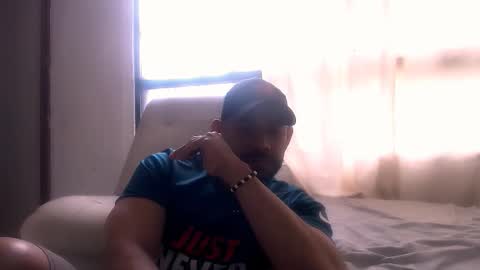 Snapshot of jho173027 chatting on 11/23/25, 03:12 En moreno online show from 11/23/25, 03:12