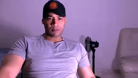 Snapshot of jho173027 chatting on 11/30/25, 11:53 En moreno online show from 11/30/25, 11:53