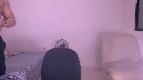 Snapshot of jho173027 chatting on 12/02/25, 05:13 En moreno online show from 12/02/25, 05:13