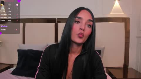 Jhoana  online show from 10/13/25, 03:56