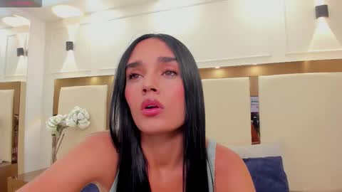 Jhoana  online show from 10/18/25, 03:13