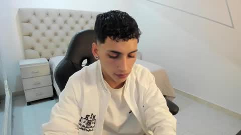 jhoanleandro online show from 10/09/25, 05:49