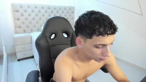 jhoanleandro online show from 10/15/25, 05:07