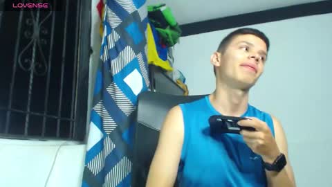 Snapshot of jhoanvelezmodel chatting on 10/04/25, 05:27 JhoanVelezModel online show from 10/04/25, 05:27