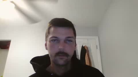 Snapshot of jholls chatting on 02/08/25, 07:38 jholls online show from 02/08/25, 07:38